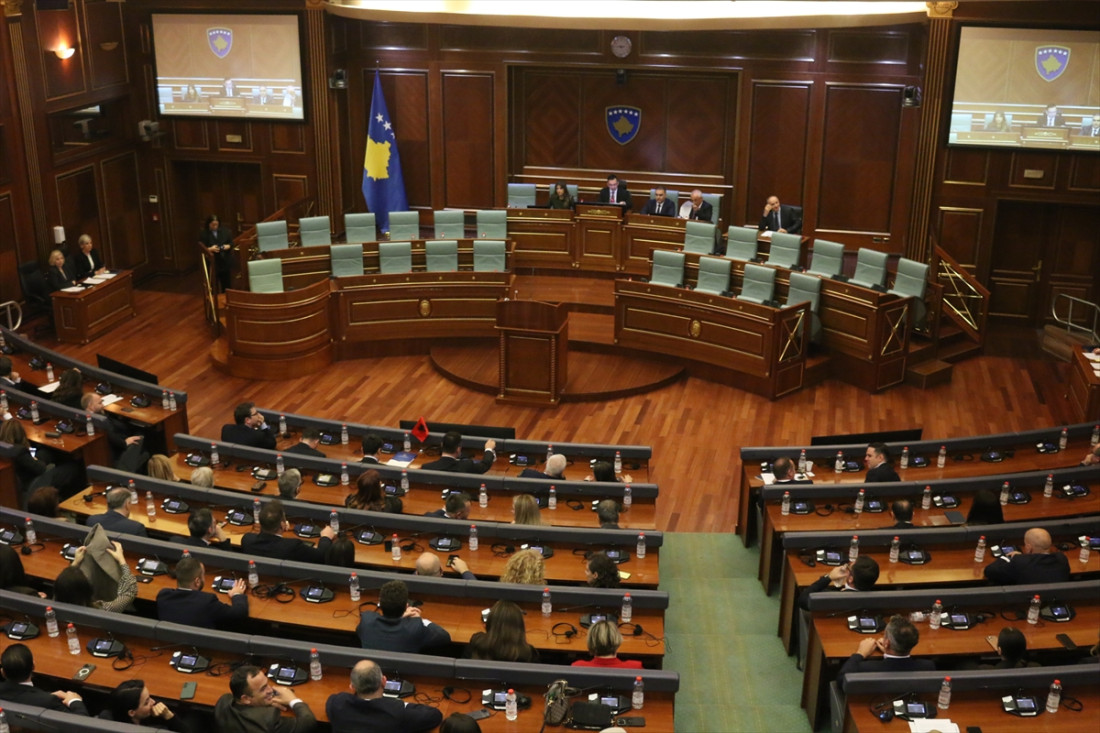 Izbori na Kosovu: Tri koalicije, 17 stranaka i dvije građanske inicijative u trci