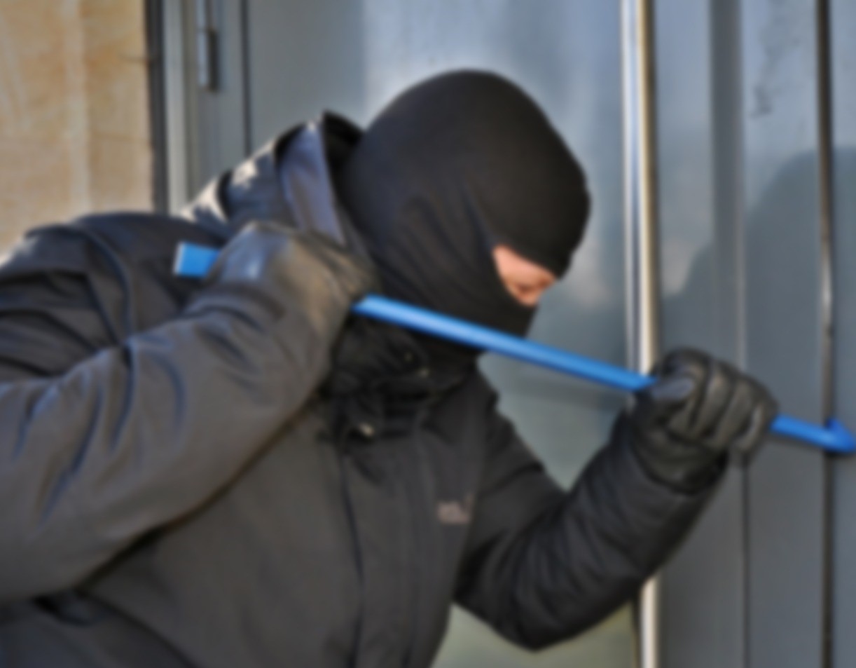 Policija traga za počiniteljima: Ukradena roba vrijedna 15.000 KM