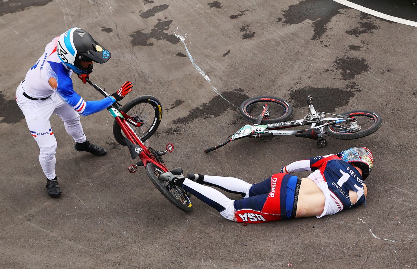 Američki vozač BMX-a svjestan nakon pada na stazi