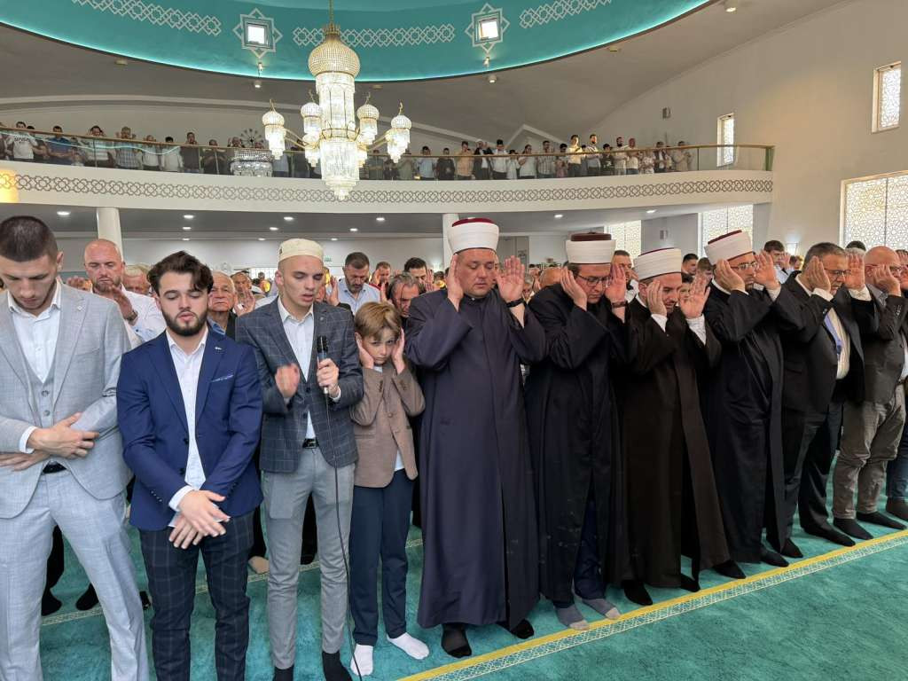 Centralna bajramska svečanost u džamiji 'Kralj Abdullah' u Tuzli