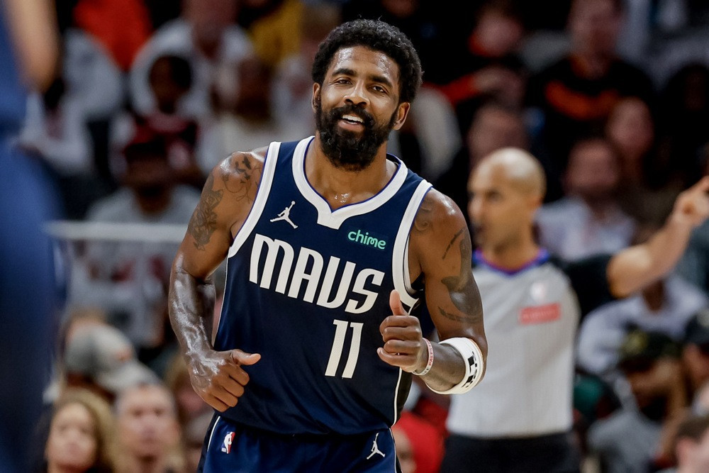 NBA zvijezda Kyrie Irving nudi se da plati kaznu NFL igraču zbog poruke o Gazi