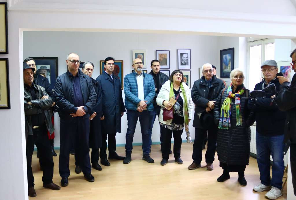 U Tuzli otvorena izložba crteža i portreta Zdravka Novaka Paljića