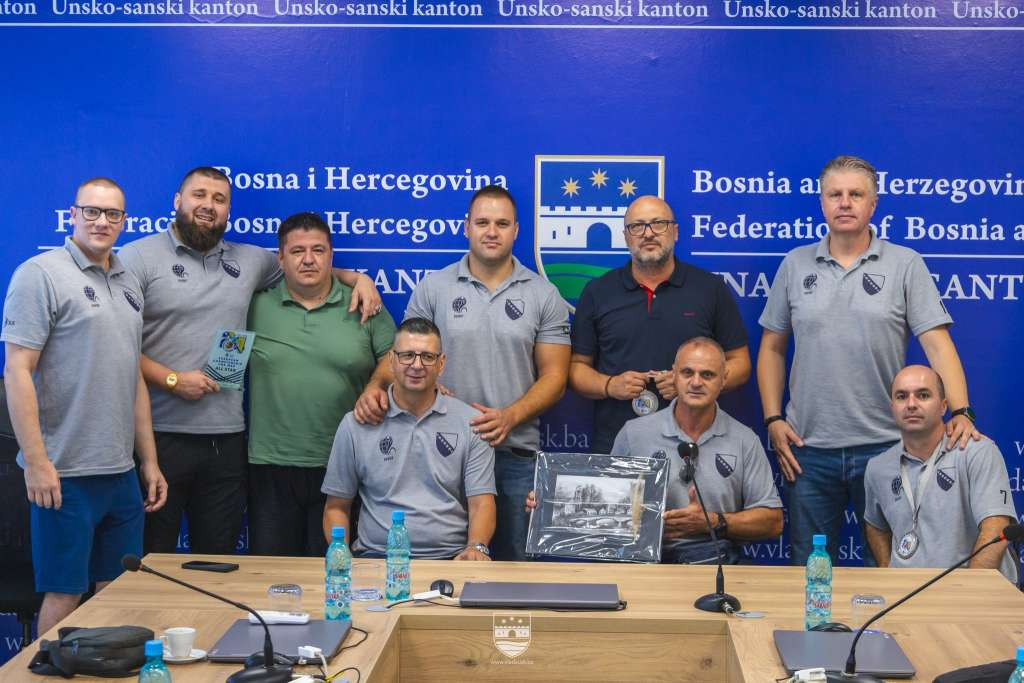 Premijer Hušić upriličio prijem za košarkaše reprezentacije BiH u kolicima