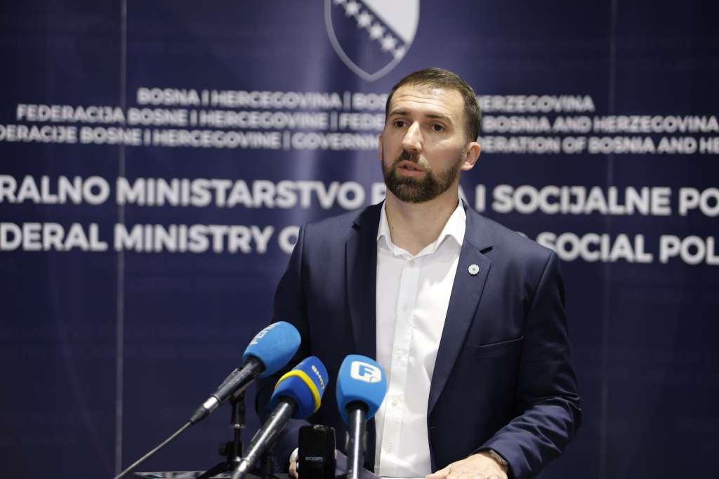 Delić o projektu gerontodomaćica: 47 žena zaposleno, starijima u 18 općina/gradova osigurana besplatna pomoć u kući i podrška kroz razgovor i druženje