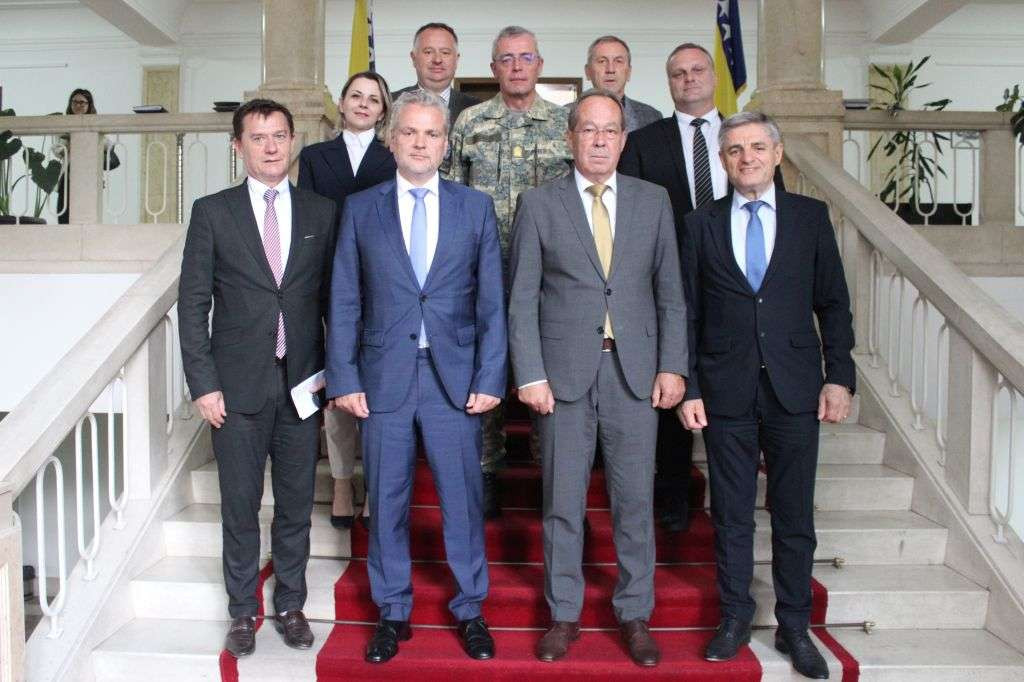 Podžić i Sattler o sigurnosno-političkoj situaciji te napretku BiH u euroatlantskim integracijama