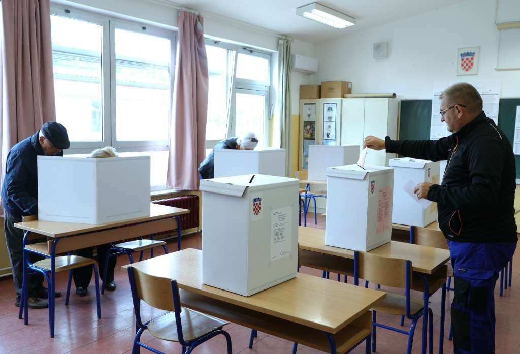 Otvorena birališta u Hrvatskoj: Građani biraju lokalnu vlast za iduće četiri godine