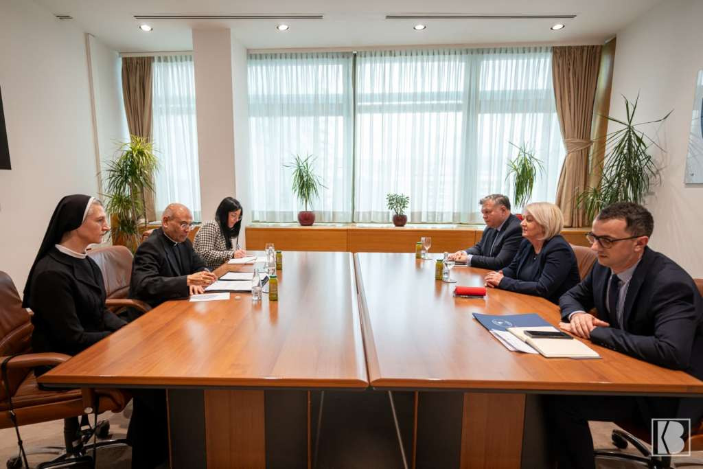 Krišto razgovarala s apostolskim nuncijem u BiH mons. Chullikattom