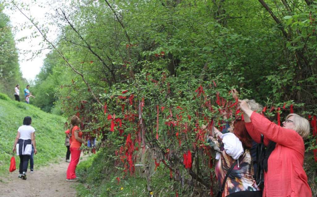 Romi danas slave Đurđevdan