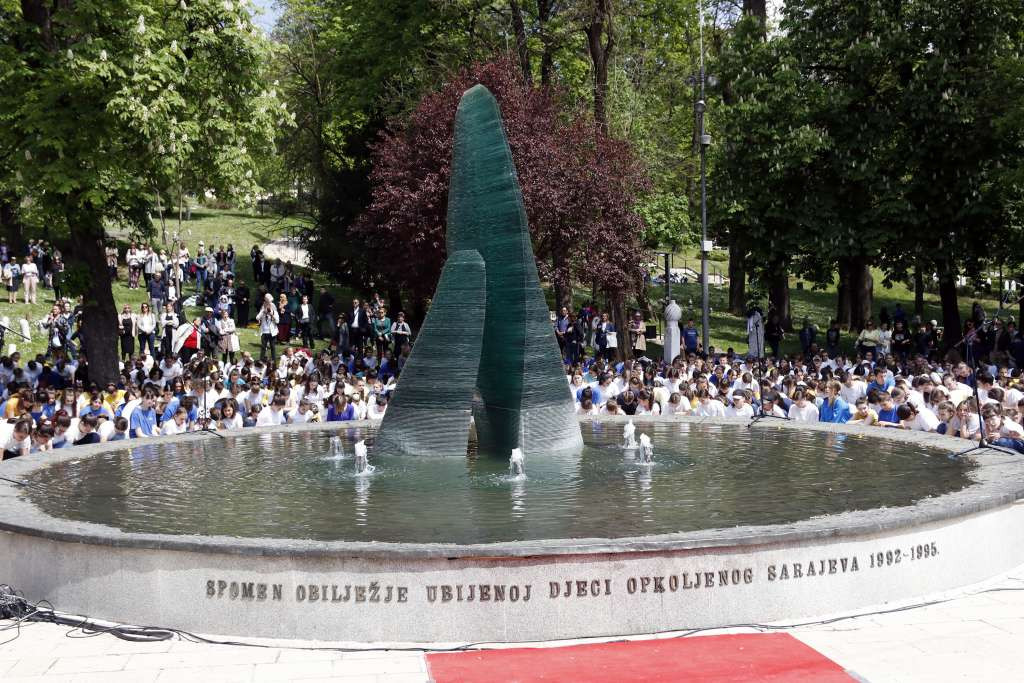 Dan žalosti u KS u znak sjećanja na ubijenu djecu Sarajeva