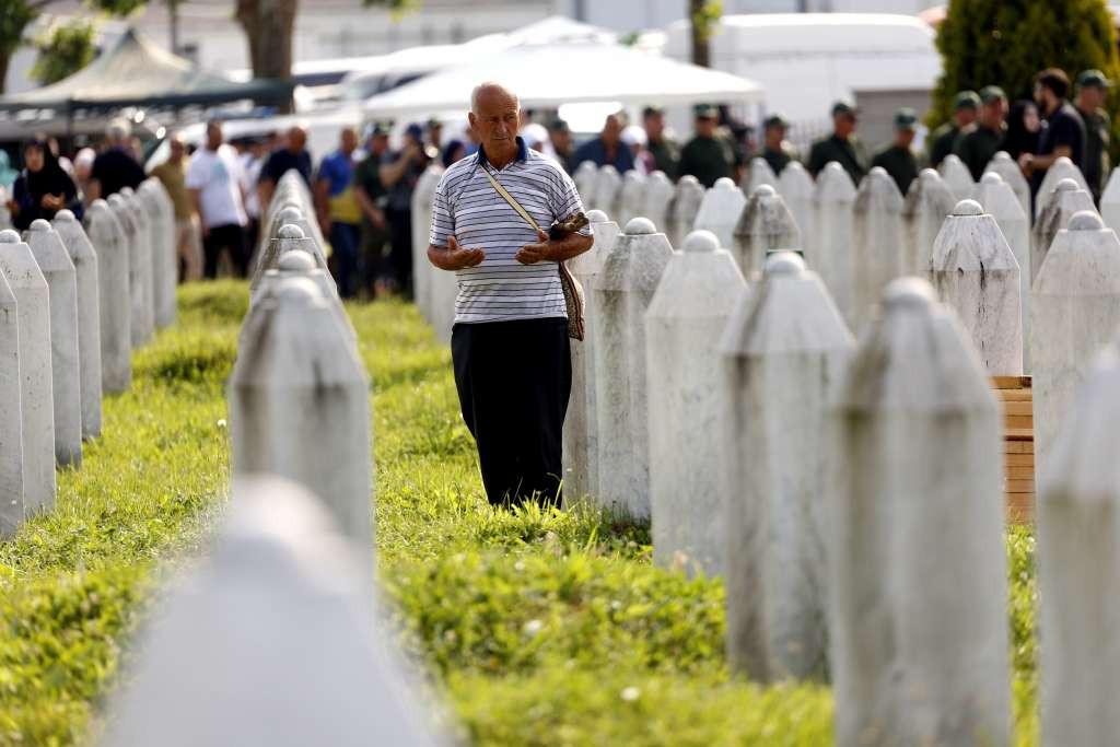 Preživjele žrtve genocida apeluju na stranke da pomognu u progonu ratnih zločinaca