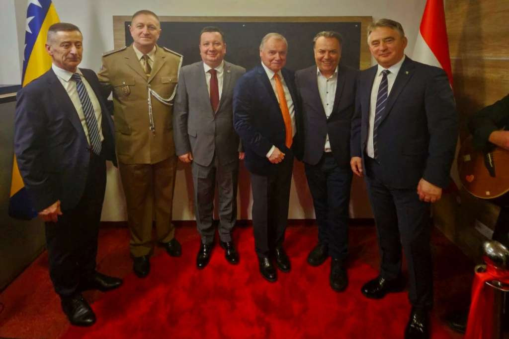 Komšić svečano otvorio počasni konzulat BiH u Salzburgu