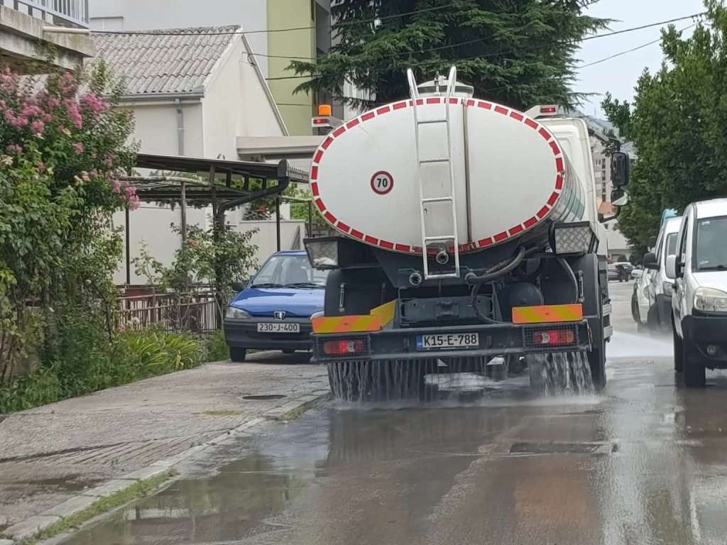 Nastavlja se čišćenje Mostara