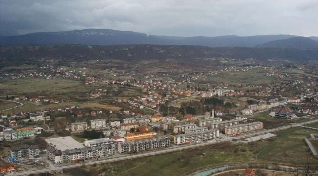 Drvarom se širi neugodan miris; građani se žale na peckanje očiju i osjećaj gušenja