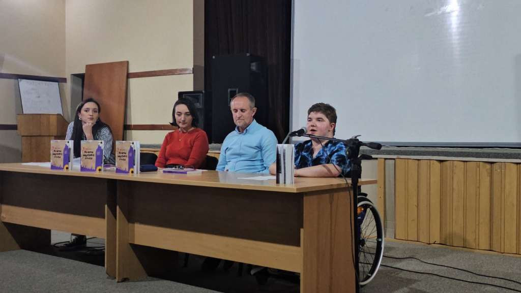 Brčko - Promovisan roman Irfana Drapića 'Bizarna umjetnost života'