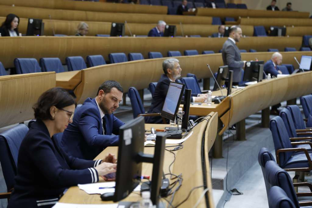 Klub poslanika SDP u PSBiH - VM sada konačno može ukinuti ili smanjiti iznos akciza na gorivo