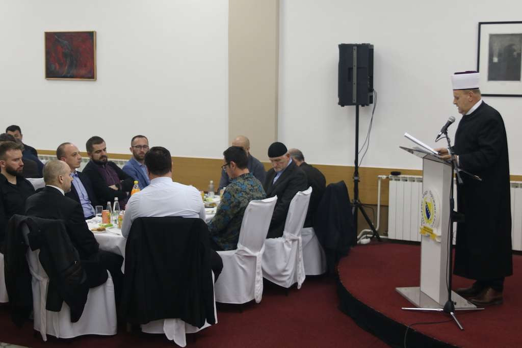Održan tradicionalni iftar vojnog muftije