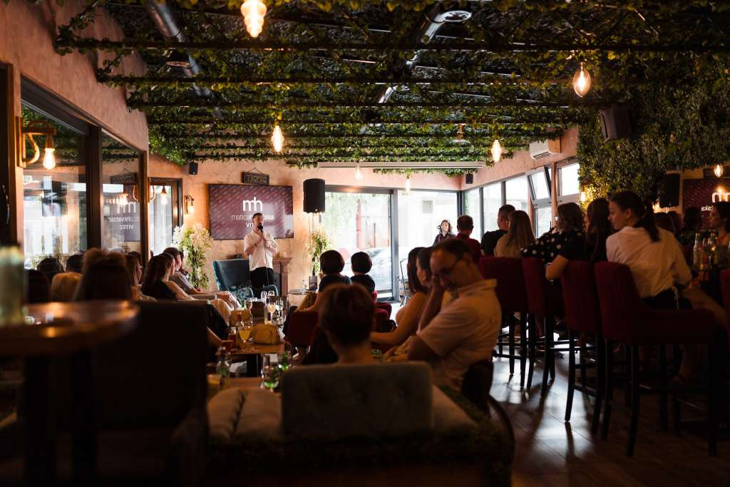 Promocija knjige ‘Gromoglasni šapat’ oduševila publiku u Vitezu