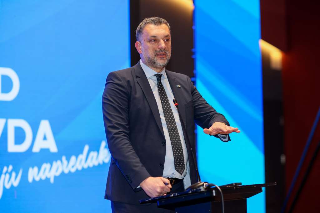 Konaković na tribini Naroda i Pravde: Ovo je godina istine