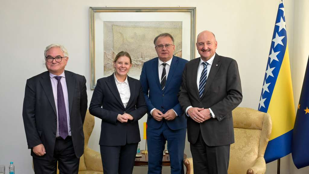 Premijer Nikšić sa zastupnicima Bundestaga i ambasadorom Njemačke: Fokus na EU putu