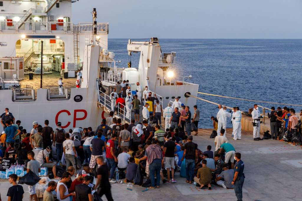 Još 119 migranata stiglo u italijansku luku Marina di Carrara