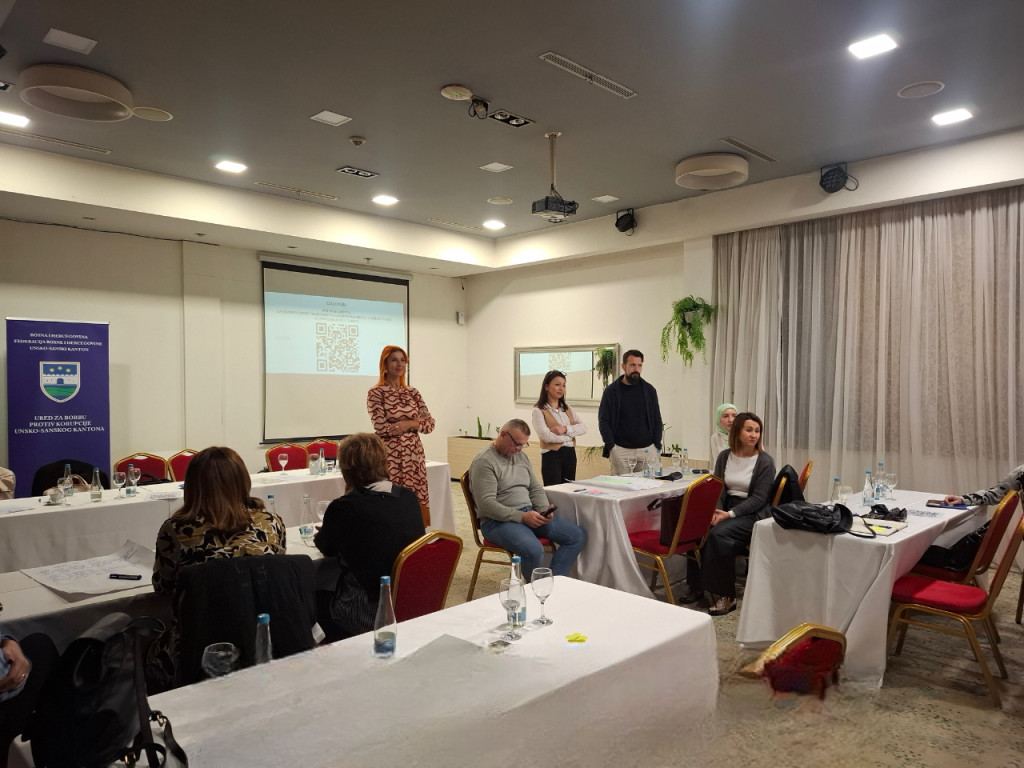 Završen ciklus edukacija za direktore i pedagoge osnovnih škola o borbi protiv korupcije