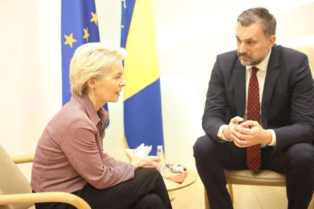 Konaković dočekao Von der Leyen na sarajevskom aerodromu