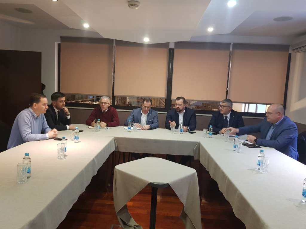 Gradonačelnici i načelnici USK-a: Viši nivoi vlasti ključni za realizaciju strateških projekata