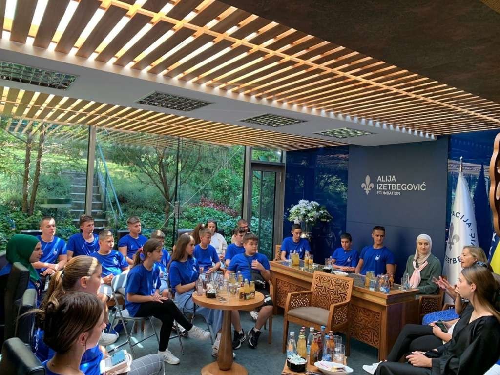 Edukativna posjeta Sarajevu omladinaca iz povratničkih mjesta istočne BiH