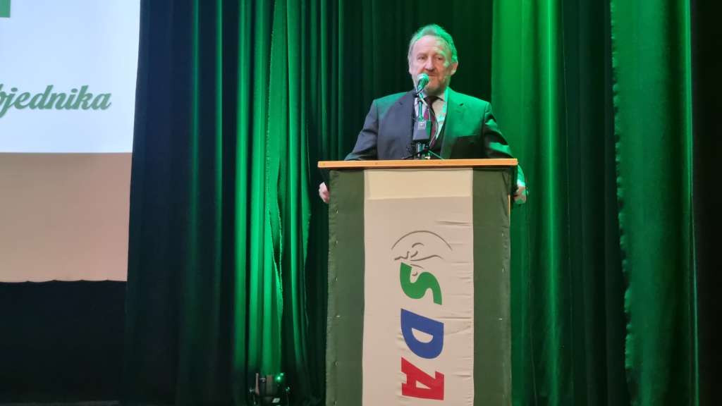 Izetbegović: Osmorka nema većinu niti u jednom klubu Doma naroda, ovise o pomoći Dodika i Čovića