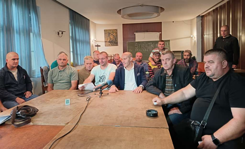 Članovi Sindikalnog odbora RMU Zenica i preko vikenda nastavljaju štrajk glađu