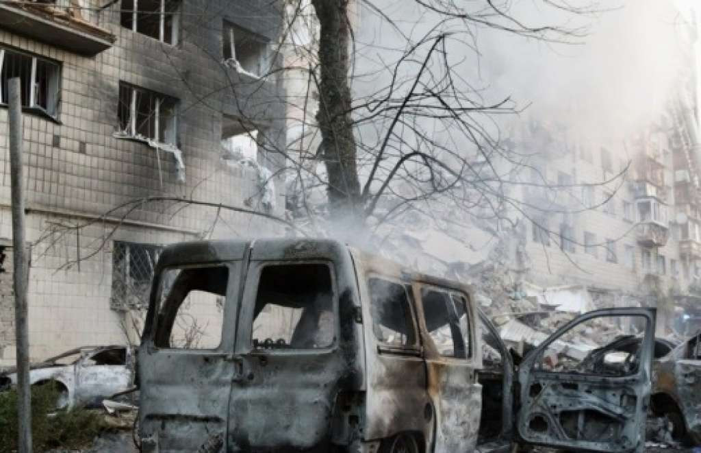 Najmanje dvije osobe ubijene u ruskim napadima dronovima i raketom na Ukrajinu