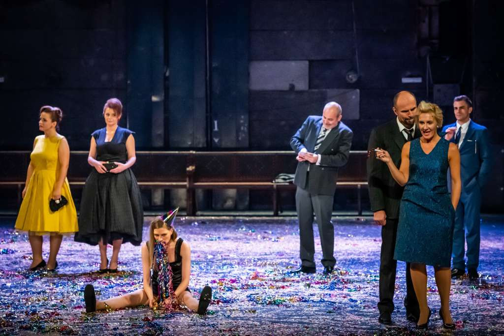 Pozorišne igre BiH - 'Ivanov' Narodnog pozorišta Sarajevo 'turbo Čehov u turbo vremenu primitivizma'