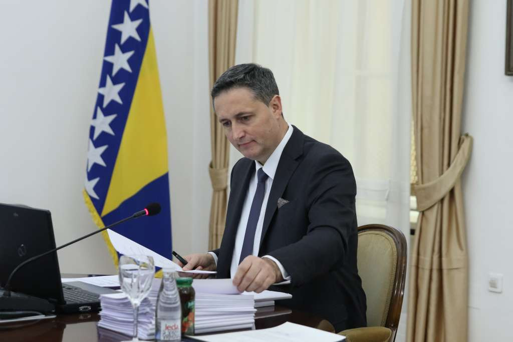 Član Predsjedništva BiH Denis Bećirović čestitao Uskrs