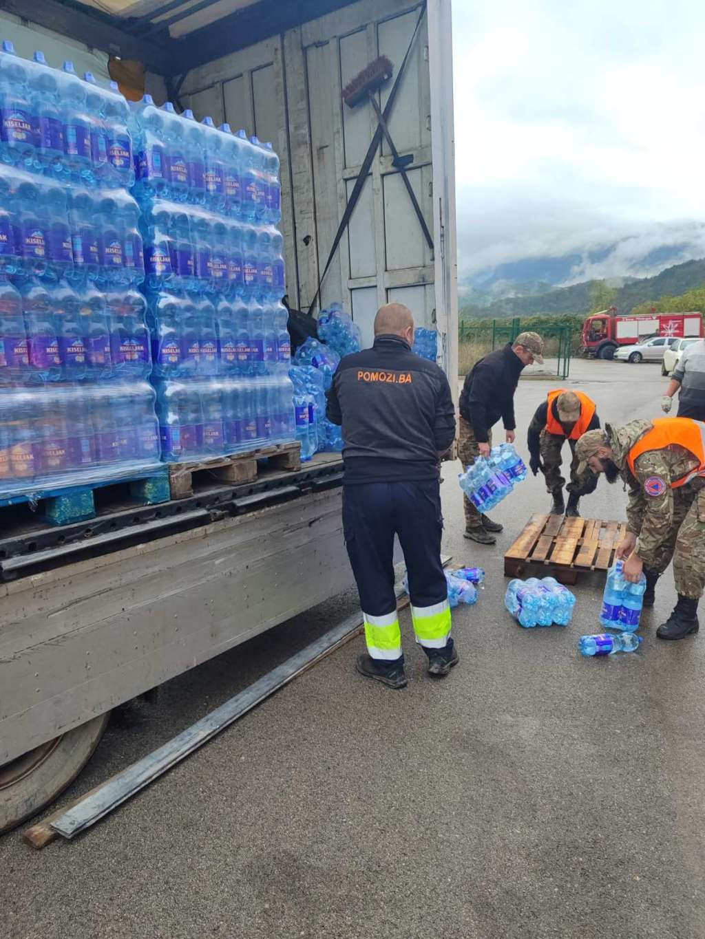 Građani Bihaća prikupili pomoć za stanovništvo pogođeno poplavama
