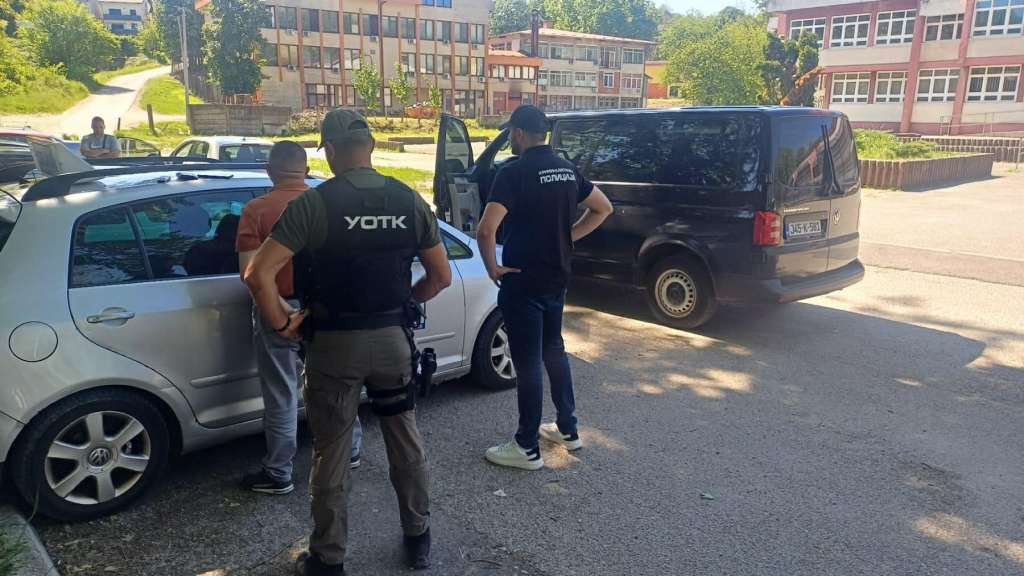 U akciji 'Cilj' lišeno slobode osam osoba, sumnja na polaganje vozačkih ispita na nezakonit način