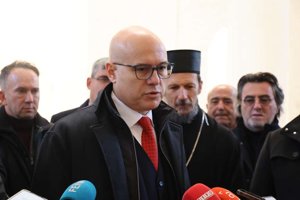 Vučević najavio objavljivanje novih dokumenata o rekonstrukciji zgrade u Novom Sadu