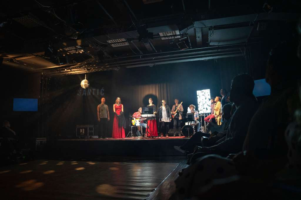 HNK Mostar: Predstava 'Noć s Aleksom' oduševila publiku na MESS-u