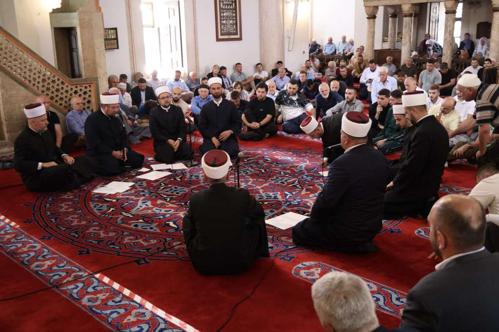 Mevludska svečanost u Begovoj džamiji: Napredak ummeta neostvariv bez slijeđenja Poslanikove prakse