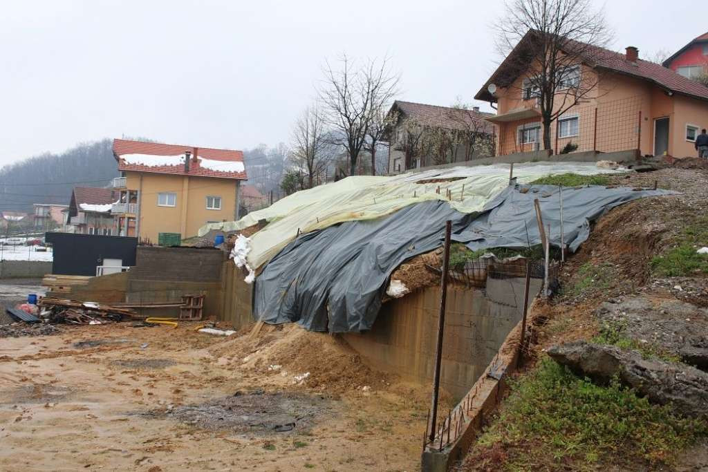 Na području općine Kalesija aktivirana nova klizišta