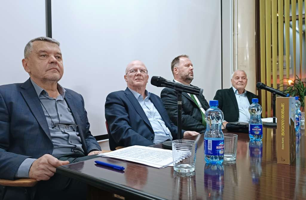Predstavljen roman 'Bogovo roblje' akademika Enesa Karića za kraj Mjeseca knjige u Zenici
