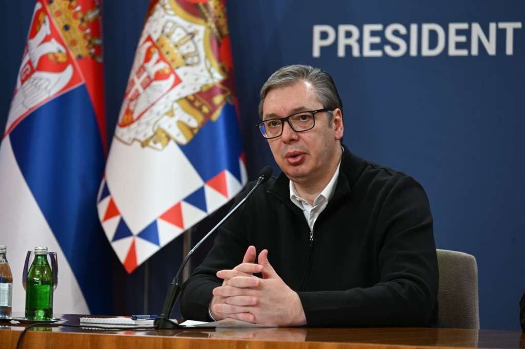 Vučić najavio da će 27. septembra podnijeti ostavku na mjesto predsjednika Srbije