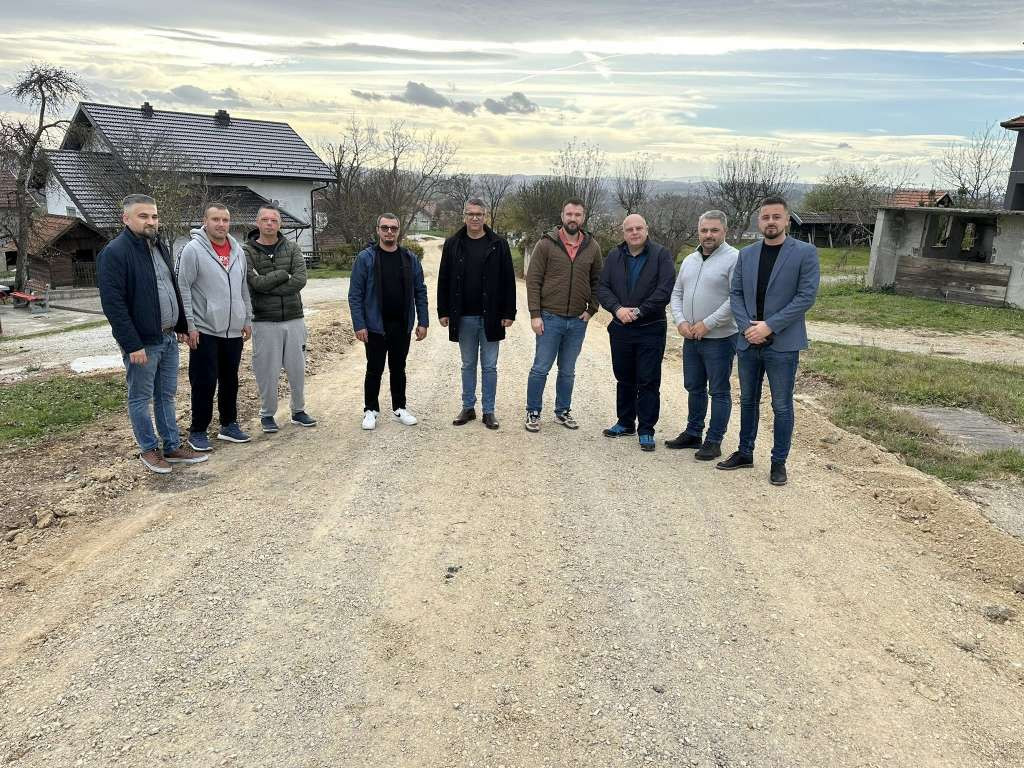 Ružnić na terenu i u nedjelju: Ubrzana realizacija infrastrukturnih projekata u Velikoj Kladuši