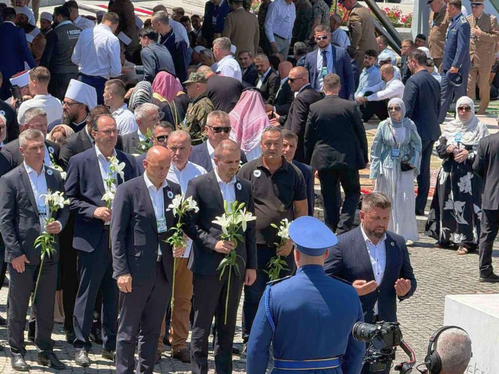 Delegacija Vlade ZDK odala počast žrtvama genocida u Srebrenici