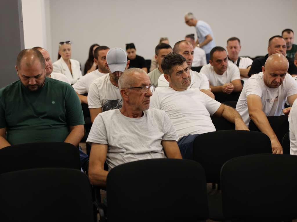 Postignut dogovor o daljnjim koracima za rješavanje statusa otpuštenih radnika Komunalnog