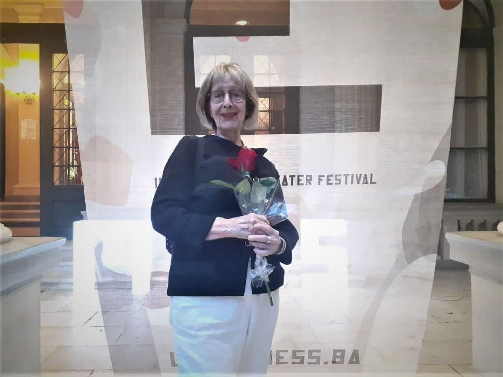 Milki Podrug-Kokotović uručen Zlatni lovorov vijenac MESS-a