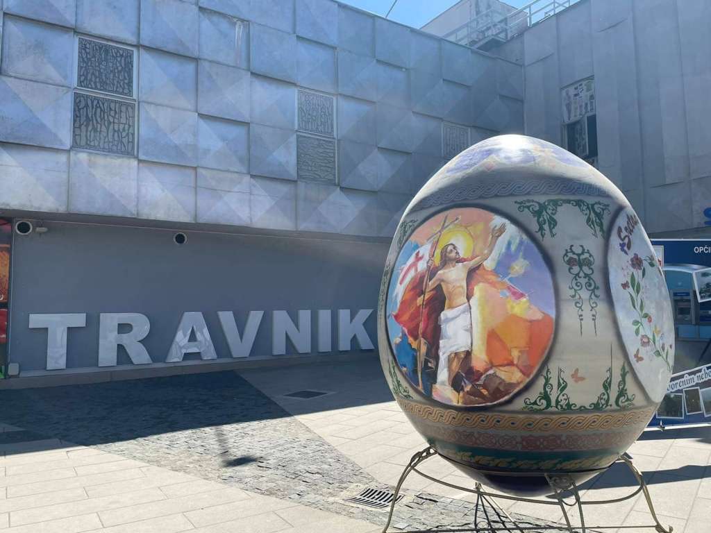 Travnički umjetnici izradili najveću pisanicu u ovom dijelu Europe