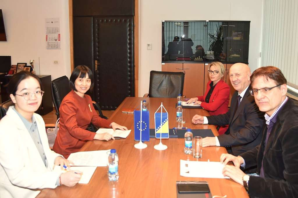 Bošnjak s ambasadoricom Kine: Intenzivirati zajedničke odgovore na globalne sigurnosne izazove