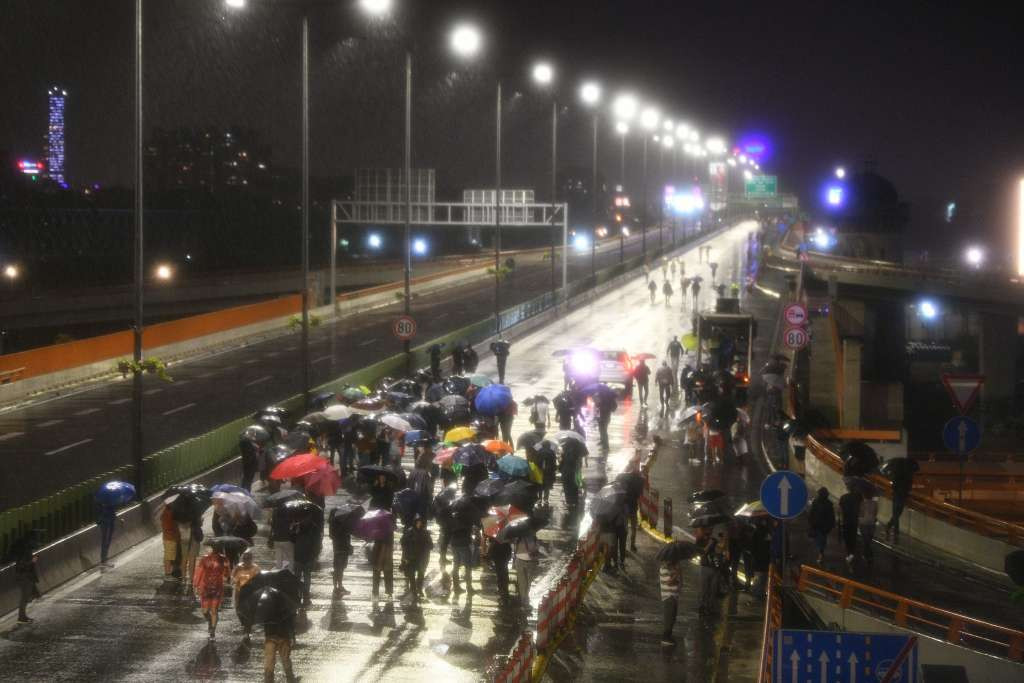 Prosvjed 'Srbija protiv nasilja' održan i ove subote, unatoč nevremenu