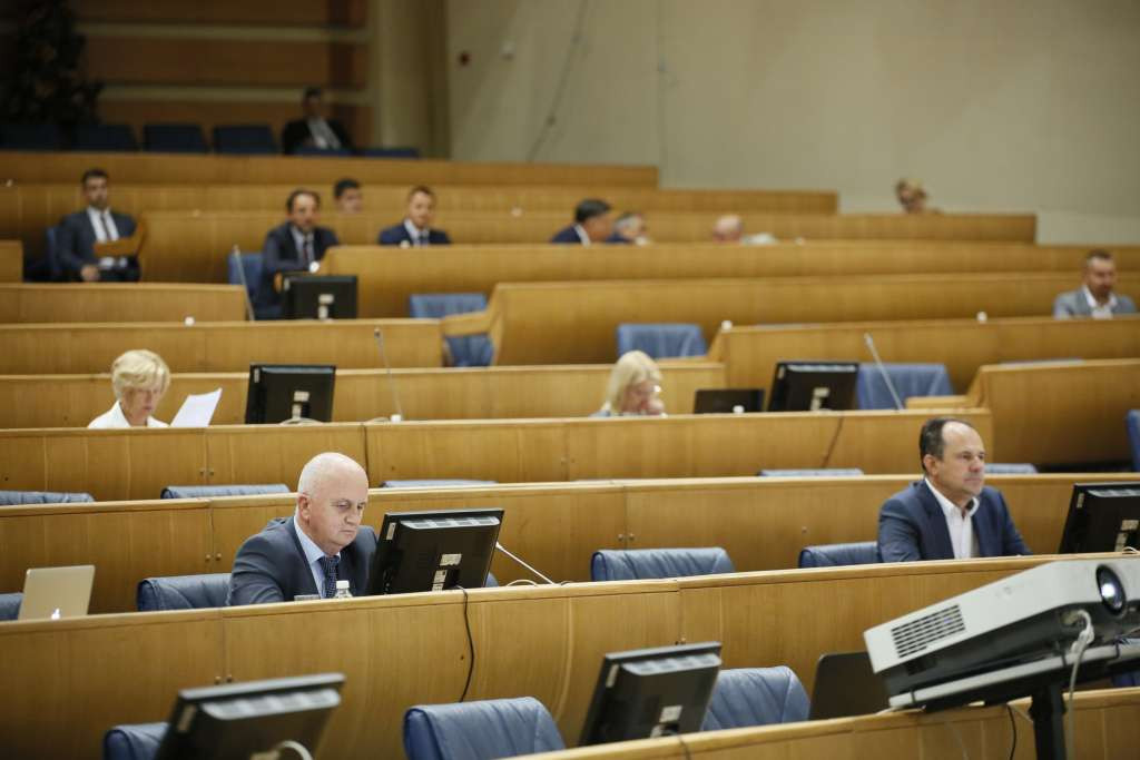 Predstavnički dom usvojio prijedlog izmjena Zakona o plaćama i naknadama