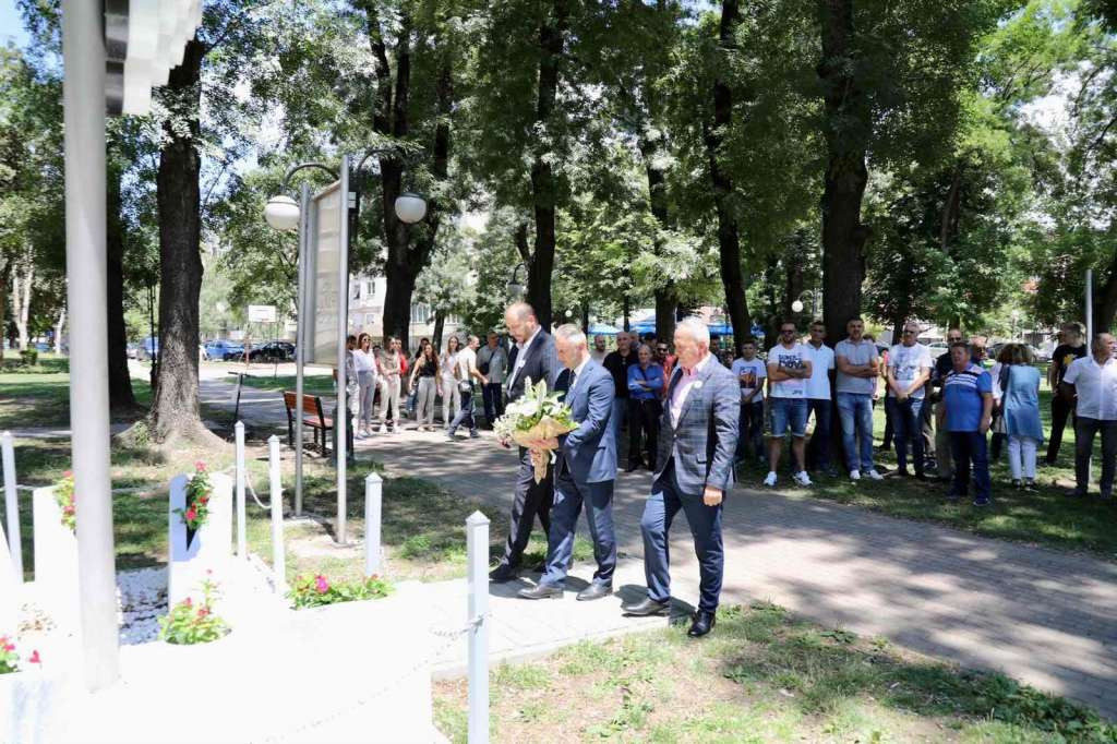 SDA Makedonije obilježila Dan sjećanja na žrtve genocida u Srebrenici